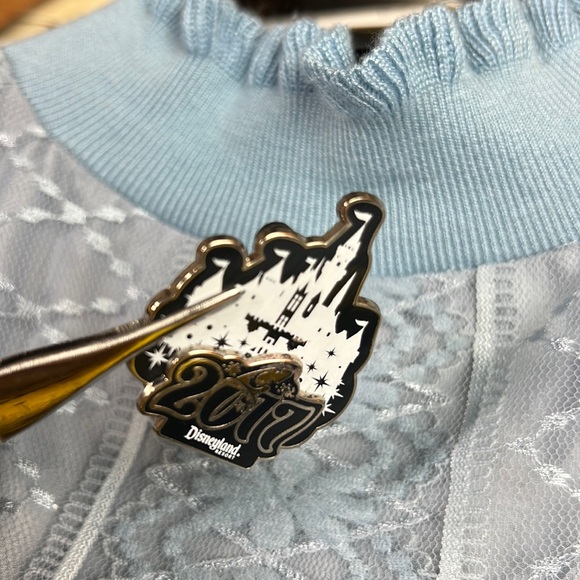 Disney pin - Picture 4 of 4